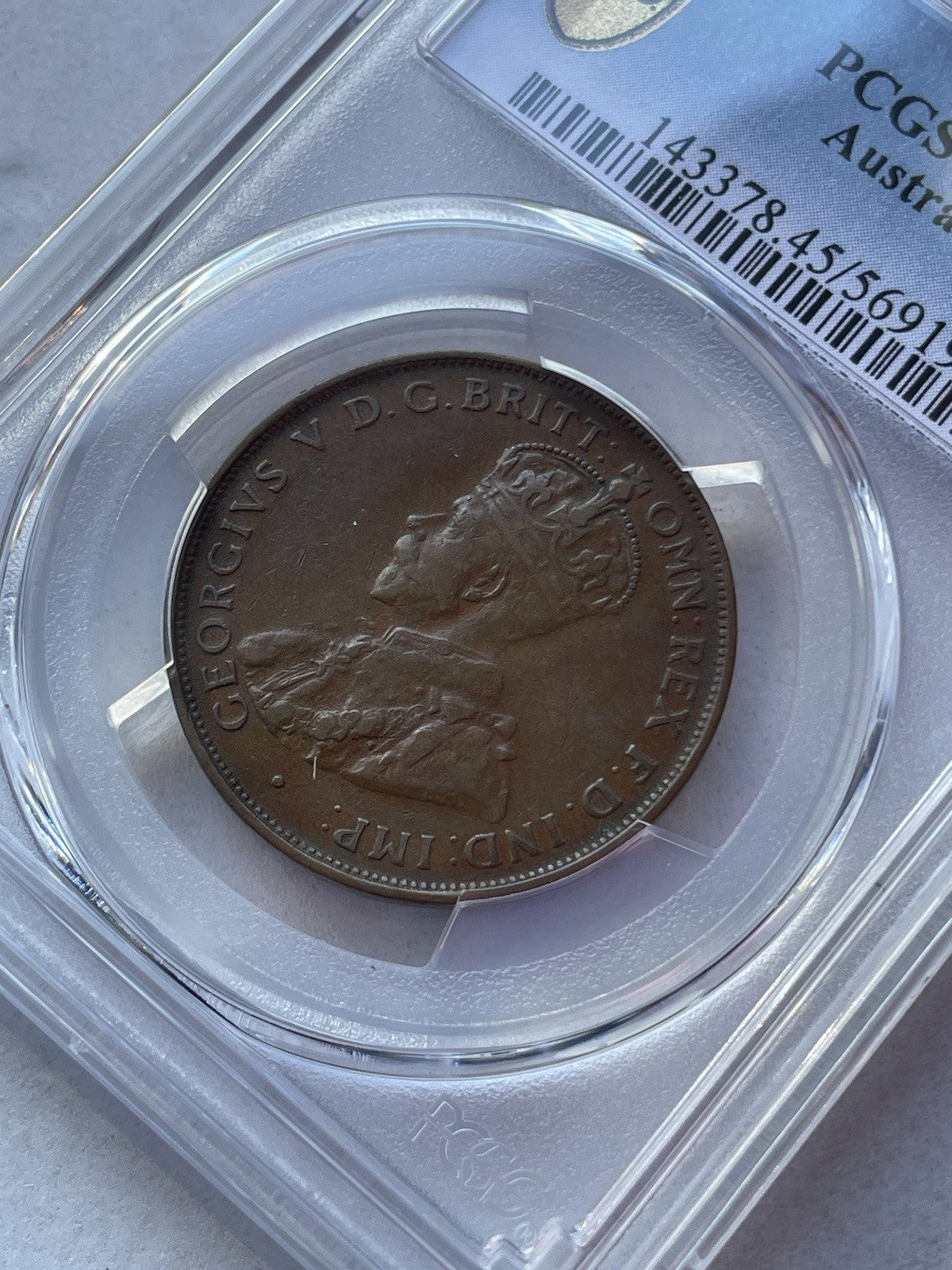 7573310