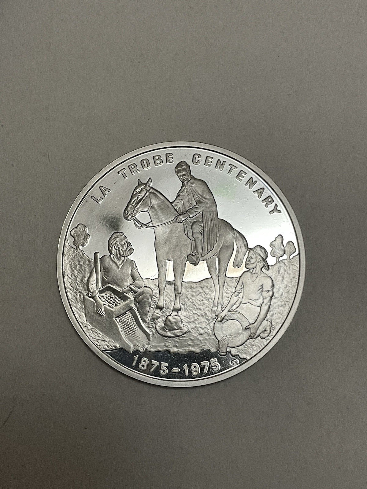 7641873