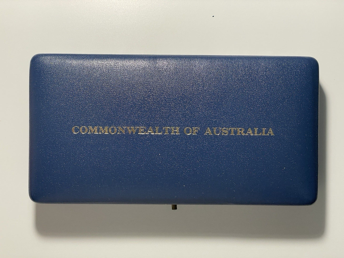 7629325
