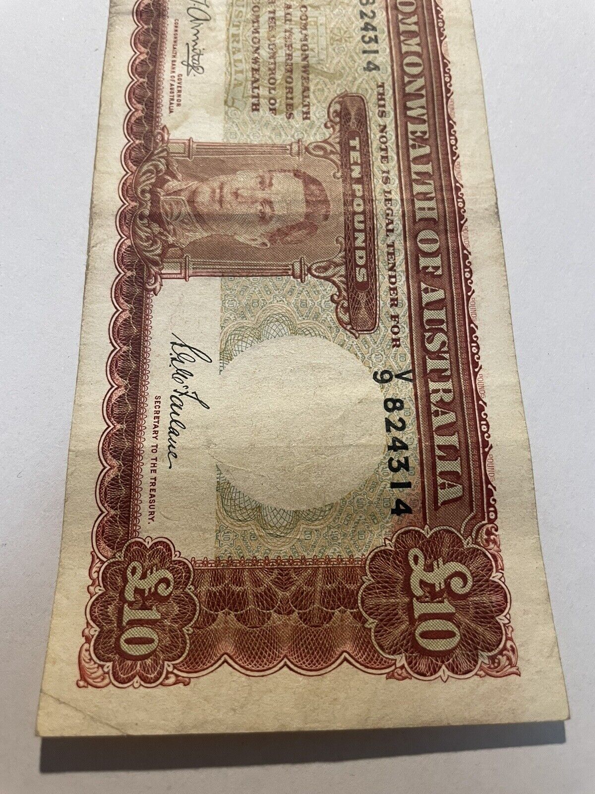 Commonwealth Of Australia 1943 £10 Ten Pound Armitage/McFarlane Banknote Fine