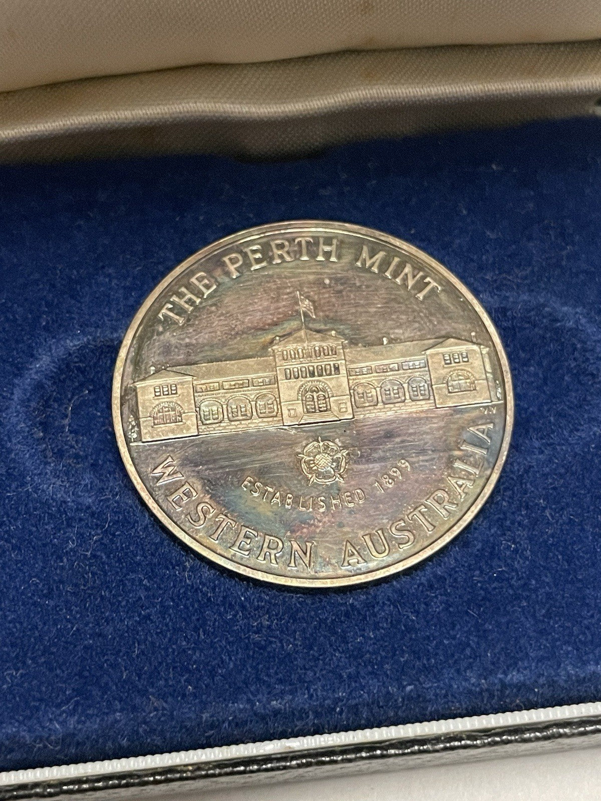 7641872
