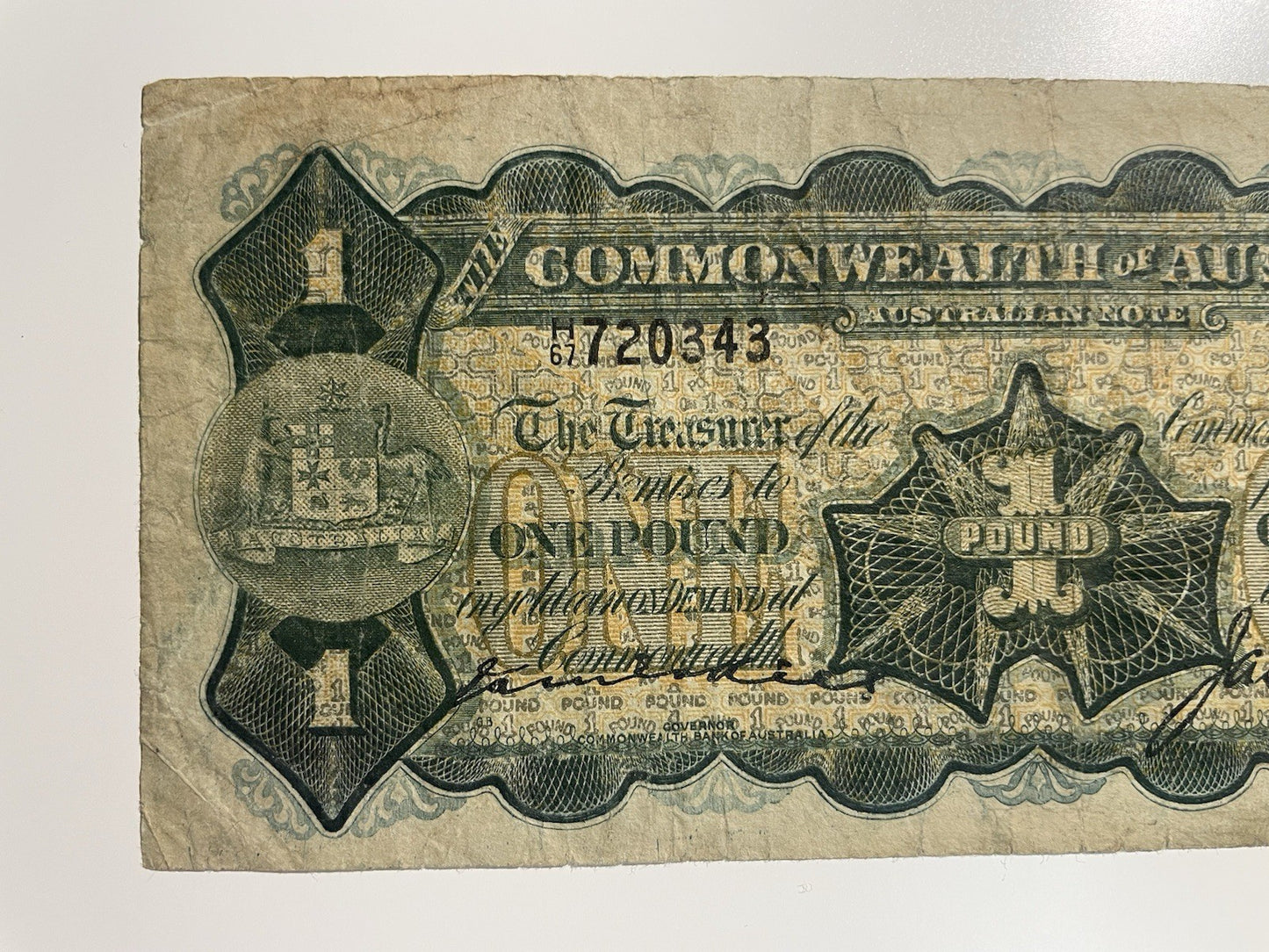 6916828