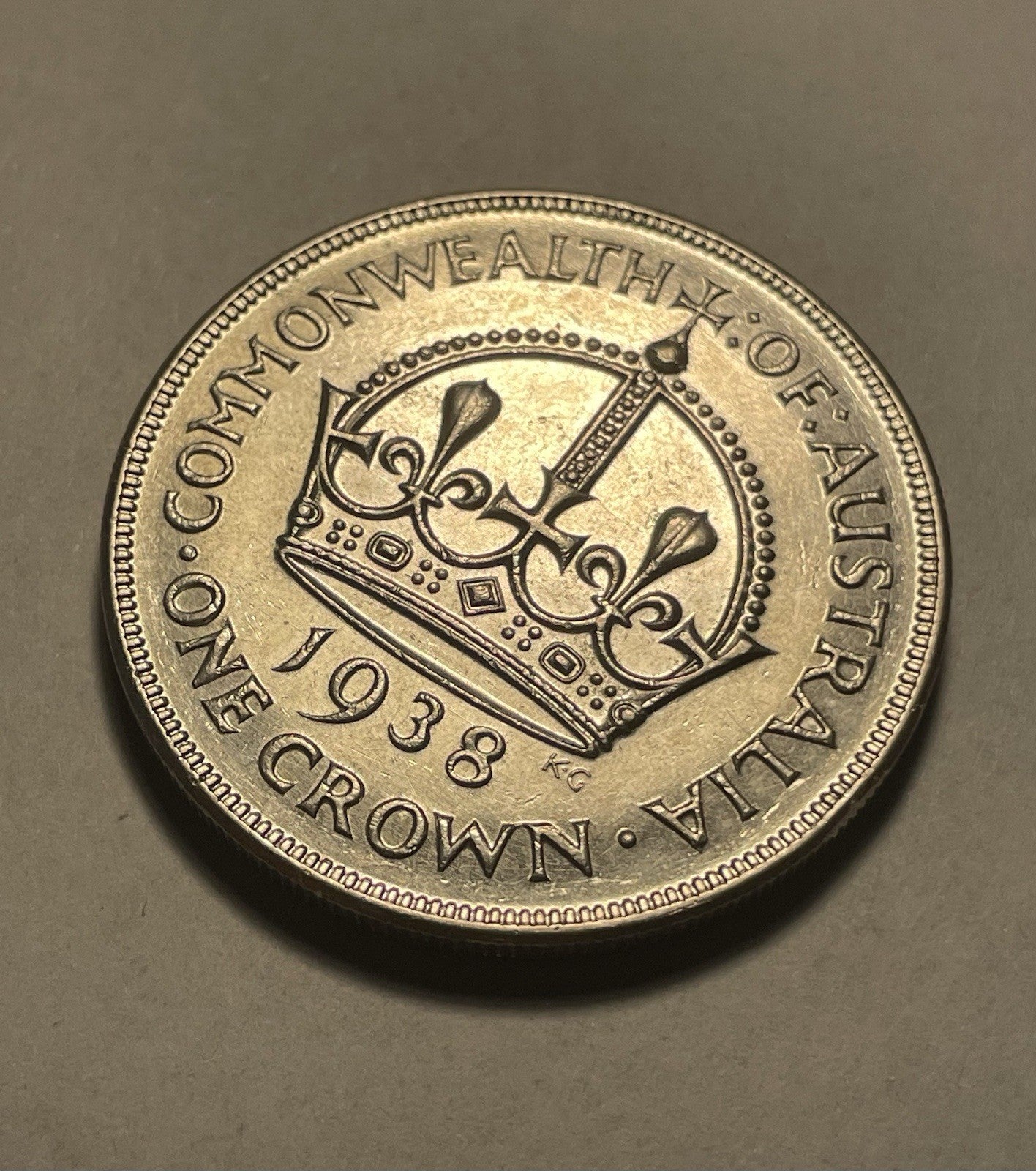 7111649