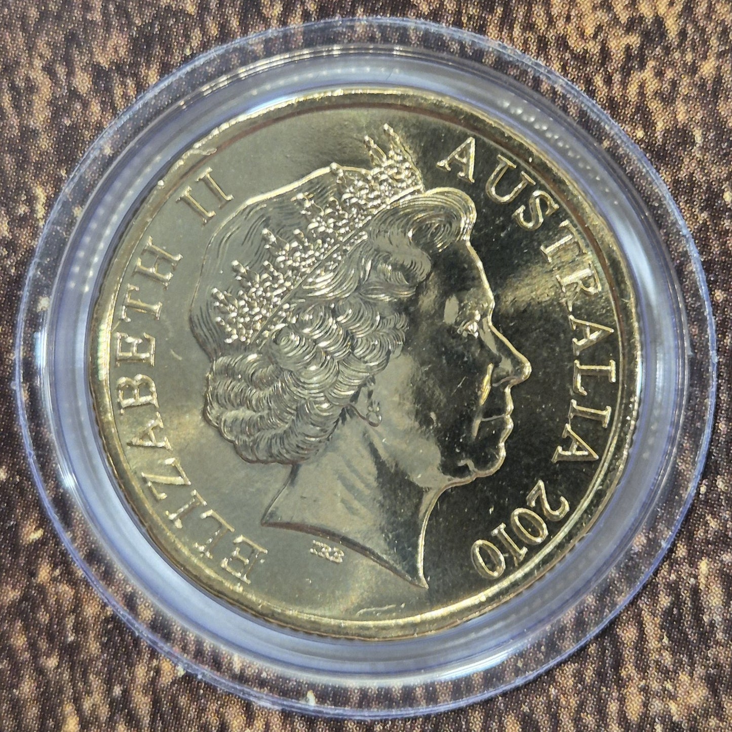 5600794