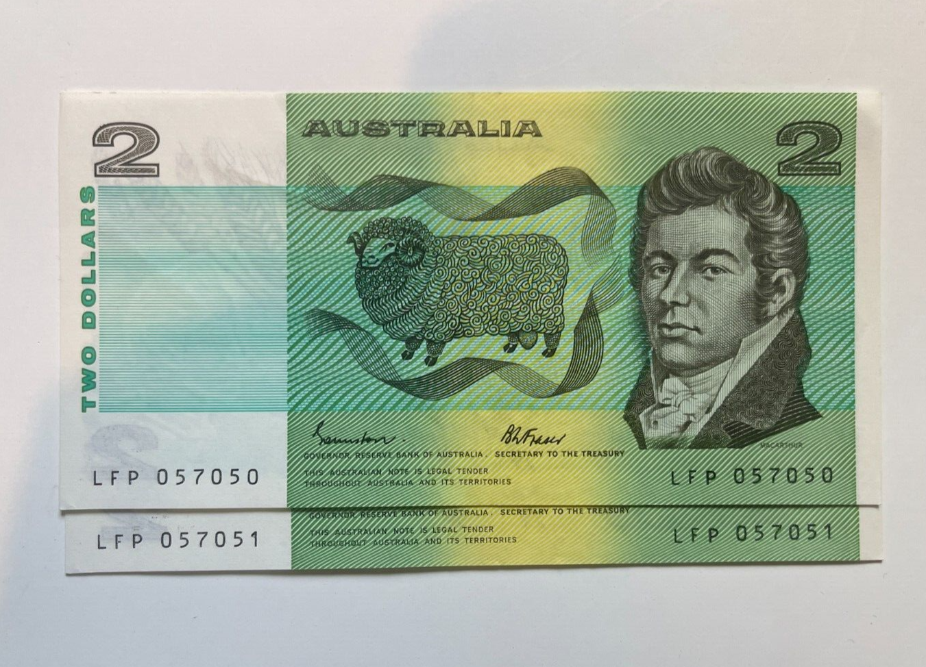 Australia $2 Two Dollar - - TWO CONSECUTIVE NOTES a/UNC