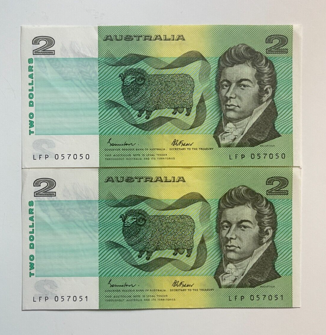 Australia $2 Two Dollar - - TWO CONSECUTIVE NOTES a/UNC