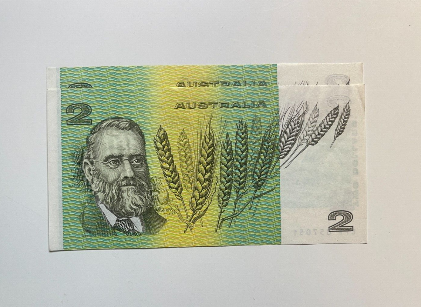 Australia $2 Two Dollar - - TWO CONSECUTIVE NOTES a/UNC
