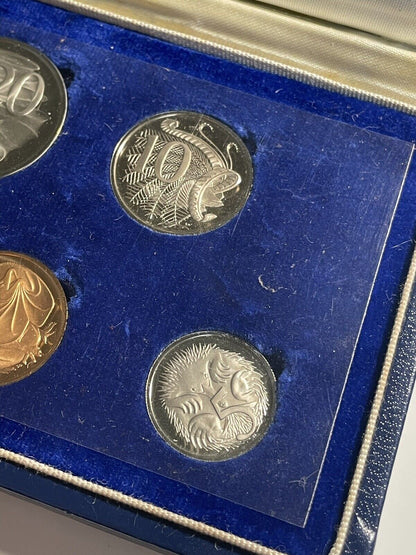 1966 Australian Proof Set Scarce Round 50c Fifty Cents Commonwealth Blue Case