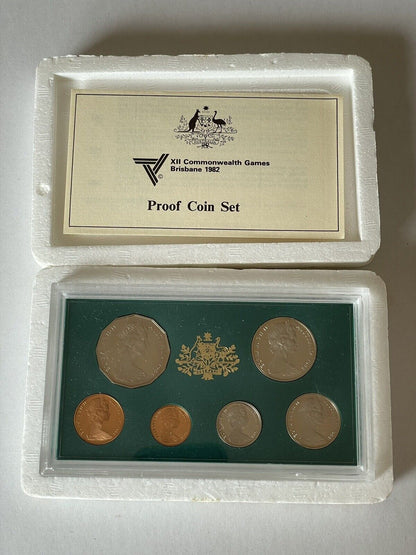 1982 AUSTRALIA PROOF COIN SET WITH UNMARKED FOAMS AND CERTIFICATE.