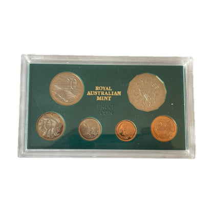 1982 AUSTRALIA PROOF COIN SET WITH UNMARKED FOAMS AND CERTIFICATE.