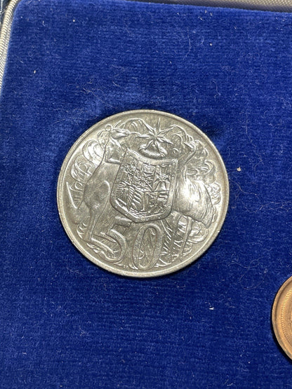 7629325