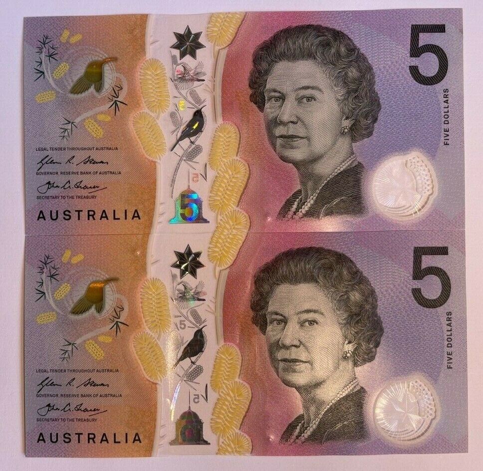 5 dollar note Australia 2016 matching serials a/UNC