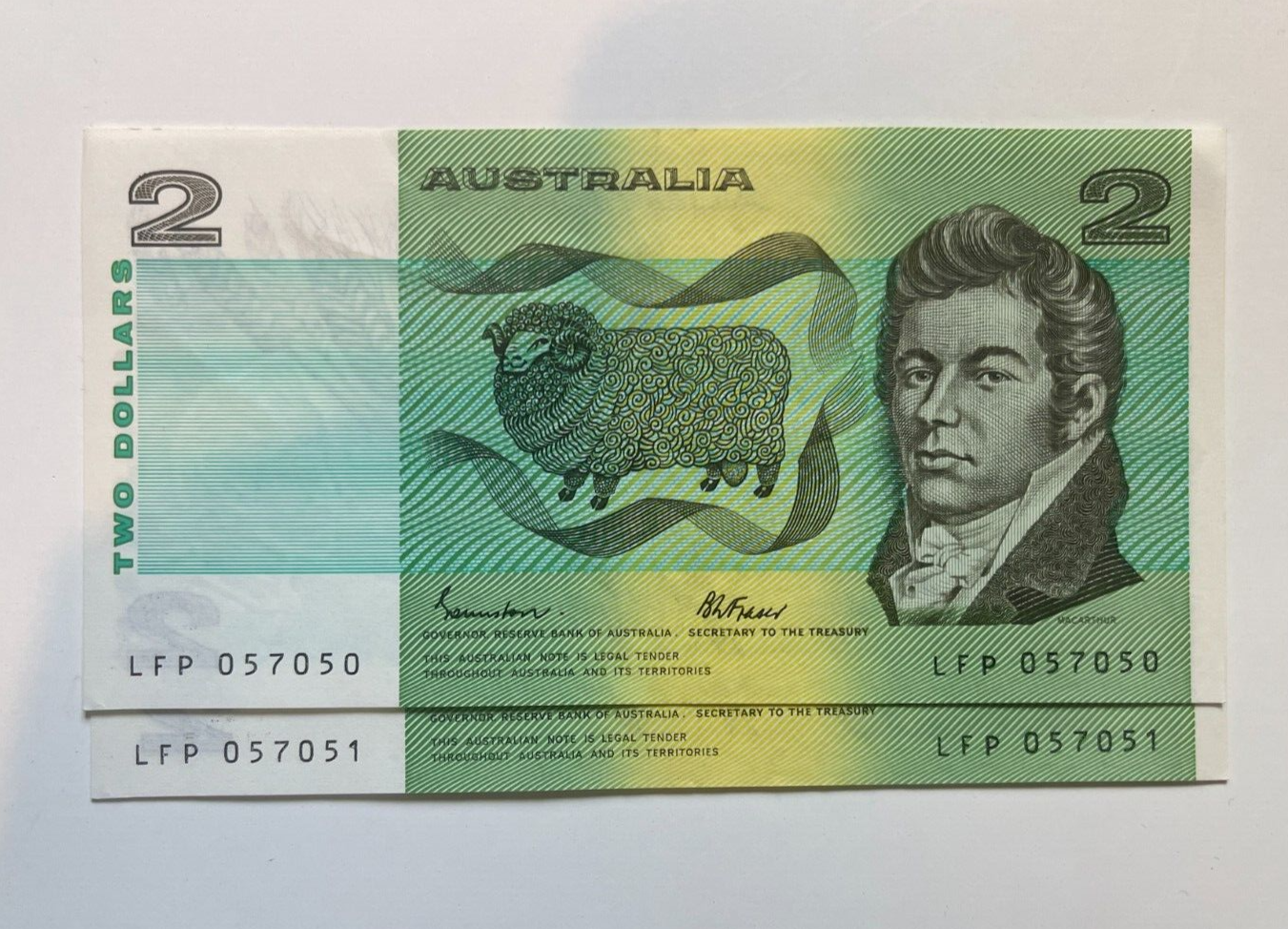 Australia $2 Two Dollar  - - TWO CONSECUTIVE NOTES a/UNC