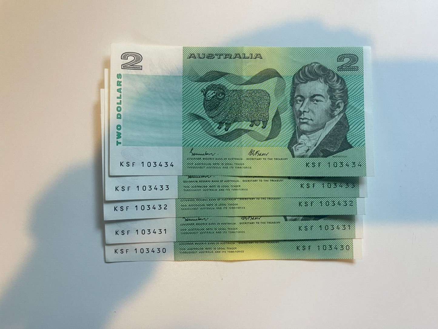 Australia $2 Two Dollar  - - CONSECUTIVE NOTES Consecutive Serials UNC Bundle