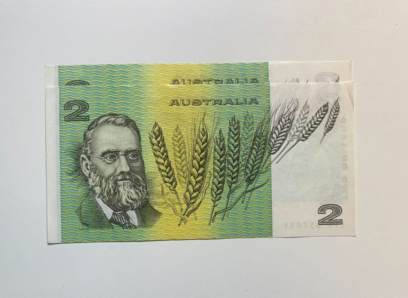 Australia $2 Two Dollar  - - TWO CONSECUTIVE NOTES a/UNC